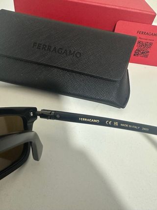 Gafas de Sol Ferragamo Negras y Marrones