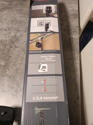 Nivel láser Parkside 4V con trípode