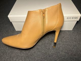 Botines Guess Marrones y Dorados