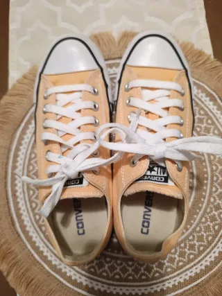 Zapatos Converse Naranja y Blanco