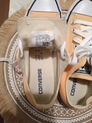 Zapatos Converse Naranja y Blanco