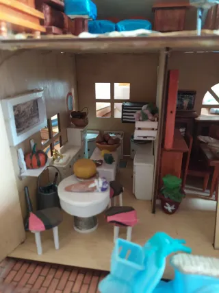 Casita de juguete chalet hecha a mano