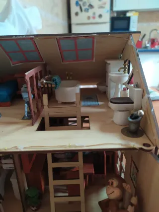 Casita de juguete chalet hecha a mano