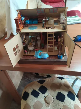 Casita de juguete chalet hecha a mano