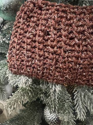 Borsa fatta a uncinetto marrone