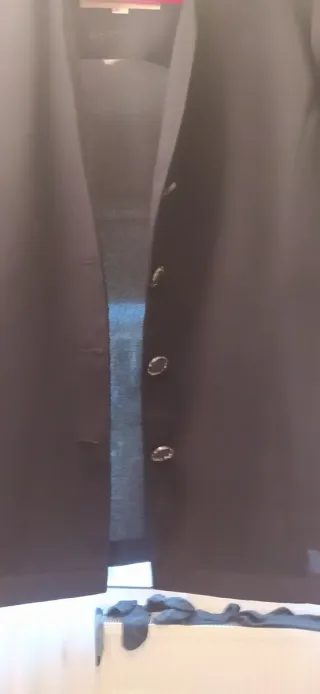 Chaqueta tipo traje azul. Marina Riveiro.