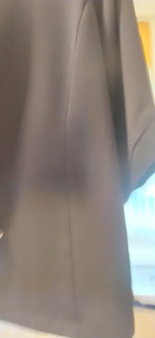 Chaqueta tipo traje azul. Marina Riveiro.