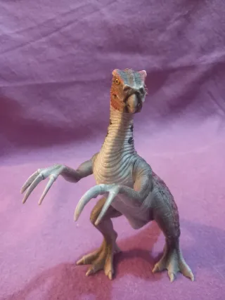 Action Figure Therizinosaurus Piccolo