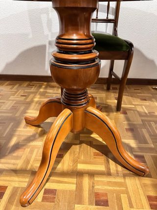 Mesa comedor extensible y 4 sillas de madera