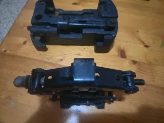 Gato elevador Coche Llave  cruz para tornillos .