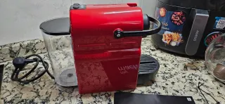 Cafetera Nespresso Krups Inissia Roja