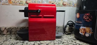 Cafetera Nespresso Krups Inissia Roja