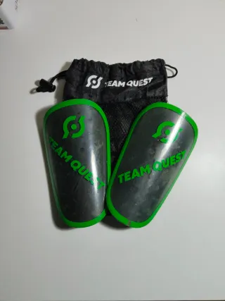 Espinilleras TeamQuest Negras y Verdes