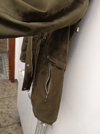 Parka verde militar con capucha