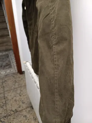 Parka verde militar con capucha