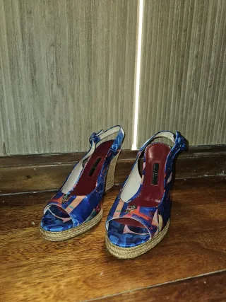 Zapatos de cuña multicolor