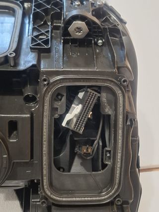 FARO LED DELANTERO IZQ. MERCEDES BENZ