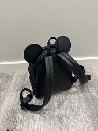 Mochila Loungefly Disney Parks Negra Lentejuelas