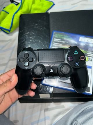 PS4 + 2 Mandos + FC24 + HDMI