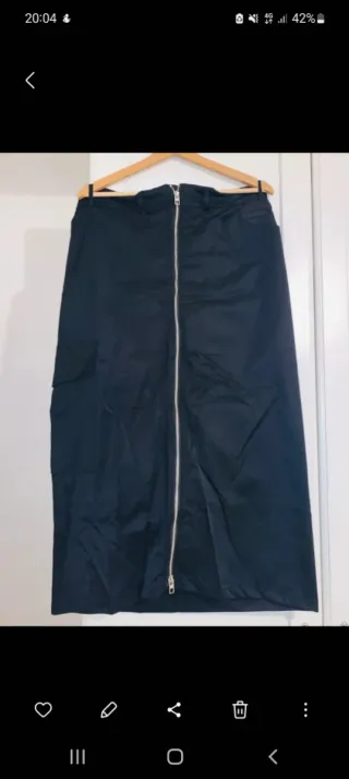 Falda larga negra con cremallera frontal