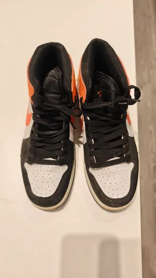 Zapatillas tipo Air Jordan 1 High Naranja y Blanco