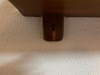 Estantería de madera rústica