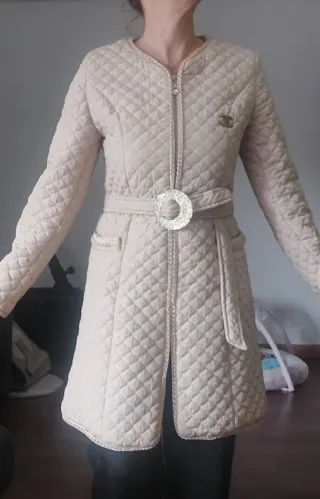 Abrigo Chanel Acolchado Beige