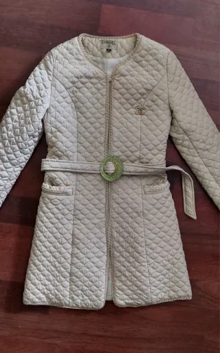 Abrigo Chanel Acolchado Beige