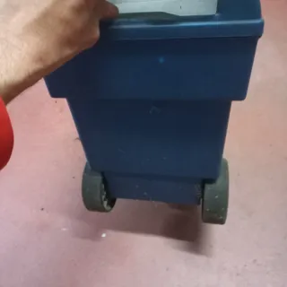 Caja de herramientas con ruedas