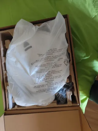 Robot aspirapolvere bianco NUOVO