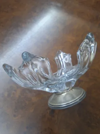 Centro de cristal con base de plata