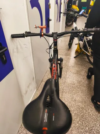 Bicicleta Rockrider 27.5 con motor