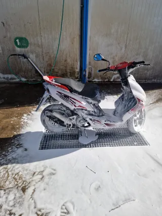 Yamaha Jog RR 49cc Scooter