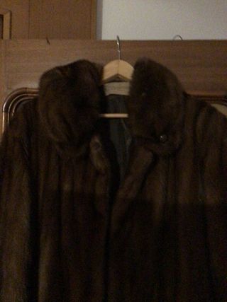 Abrigo de piel marrón T.48