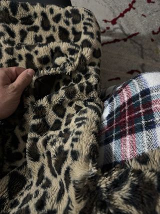 Chaqueta peluche estampado leopardo