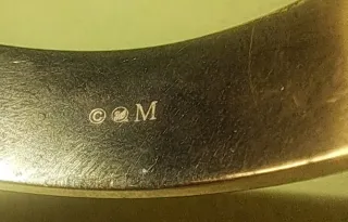 Pulsera rígida Swarovski cierre dorado