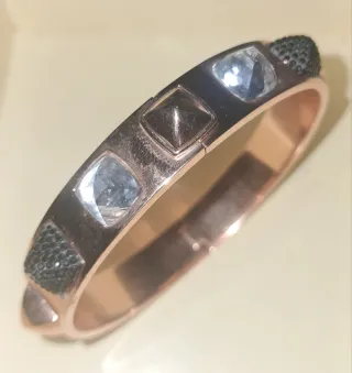 Pulsera rígida Swarovski cierre dorado