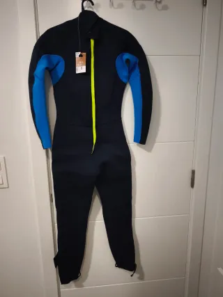 Traje neopreno Decathlon 14 años NUEVO etiqueta.
