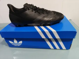 Botas de fútbol Adidas PREDATOR Negras
