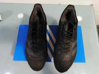 Botas de fútbol Adidas PREDATOR Negras