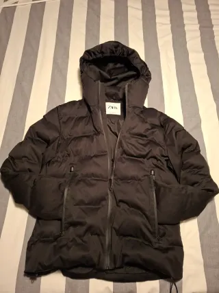 Anorak de plumas Zara Talla L Negro