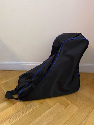 Patines artísticos blancos con cordones arcoíris