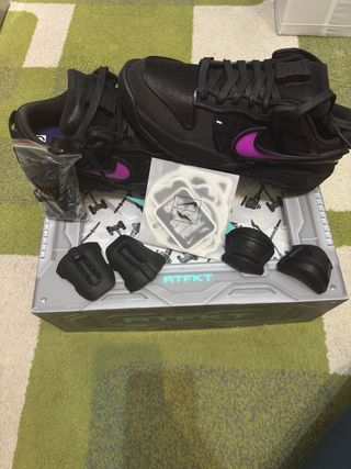 Playeros exclusivos Nike x RTFKT Dunk Genesis Void