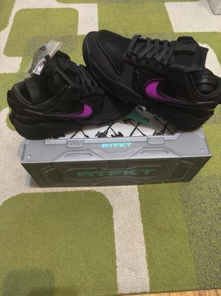 Playeros exclusivos Nike x RTFKT Dunk Genesis Void