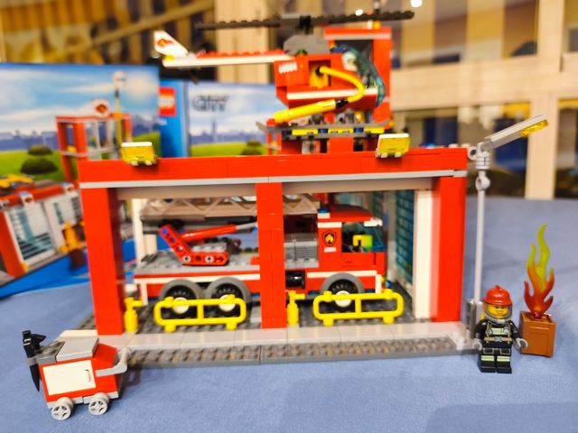 LEGO City Parque de Bomberos 60004