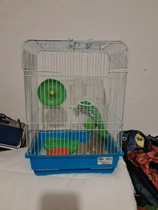 Jaula para hámster con accesorios