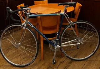 Bicicleta de carretera Mavic azul