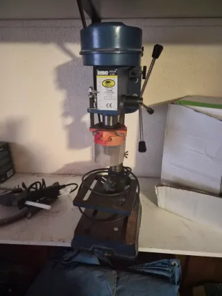 Taladro de columna para mesa