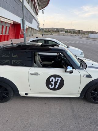 MINI R56