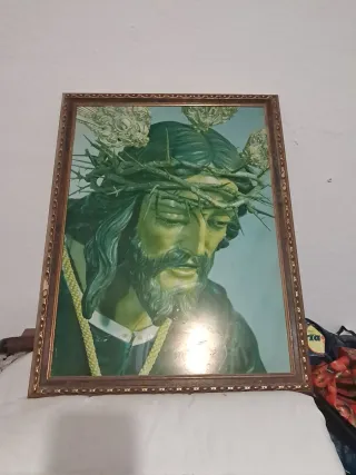 Cuadro Cristo con marco dorado mide 46cmx60